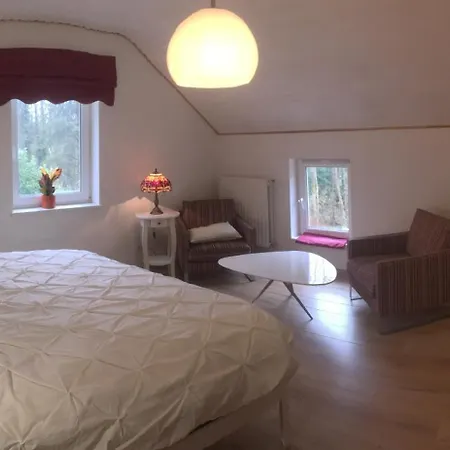 Dans Les Bois Gasthof Namur (Namen)